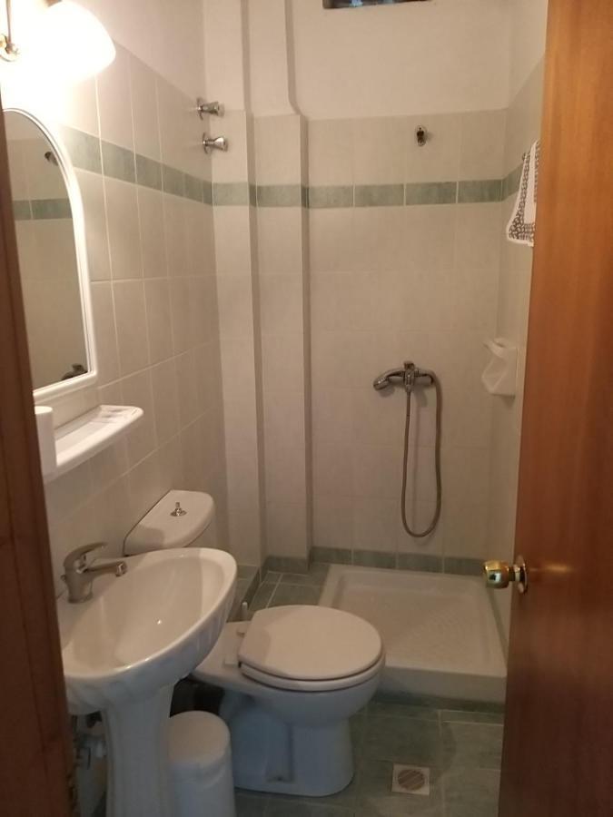 Anesis Hotel Платамонас Екстериор снимка