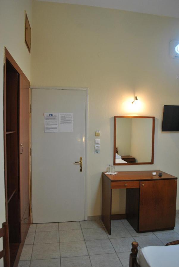 Anesis Hotel Платамонас Екстериор снимка