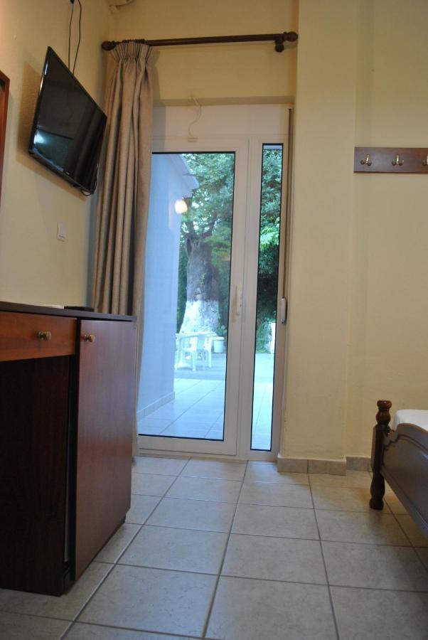 Anesis Hotel Платамонас Екстериор снимка
