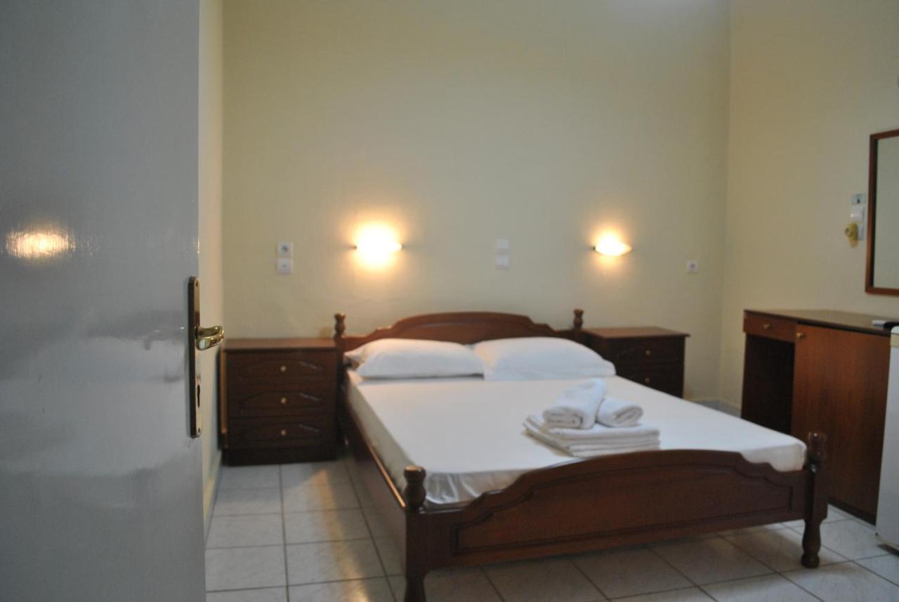 Anesis Hotel Платамонас Екстериор снимка