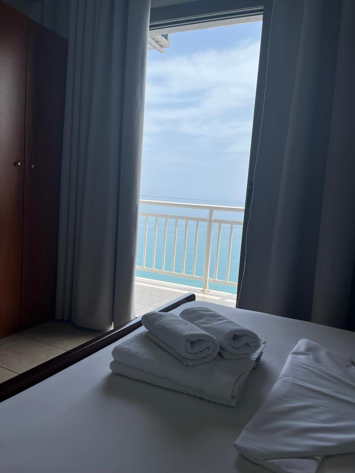 Anesis Hotel Платамонас Екстериор снимка