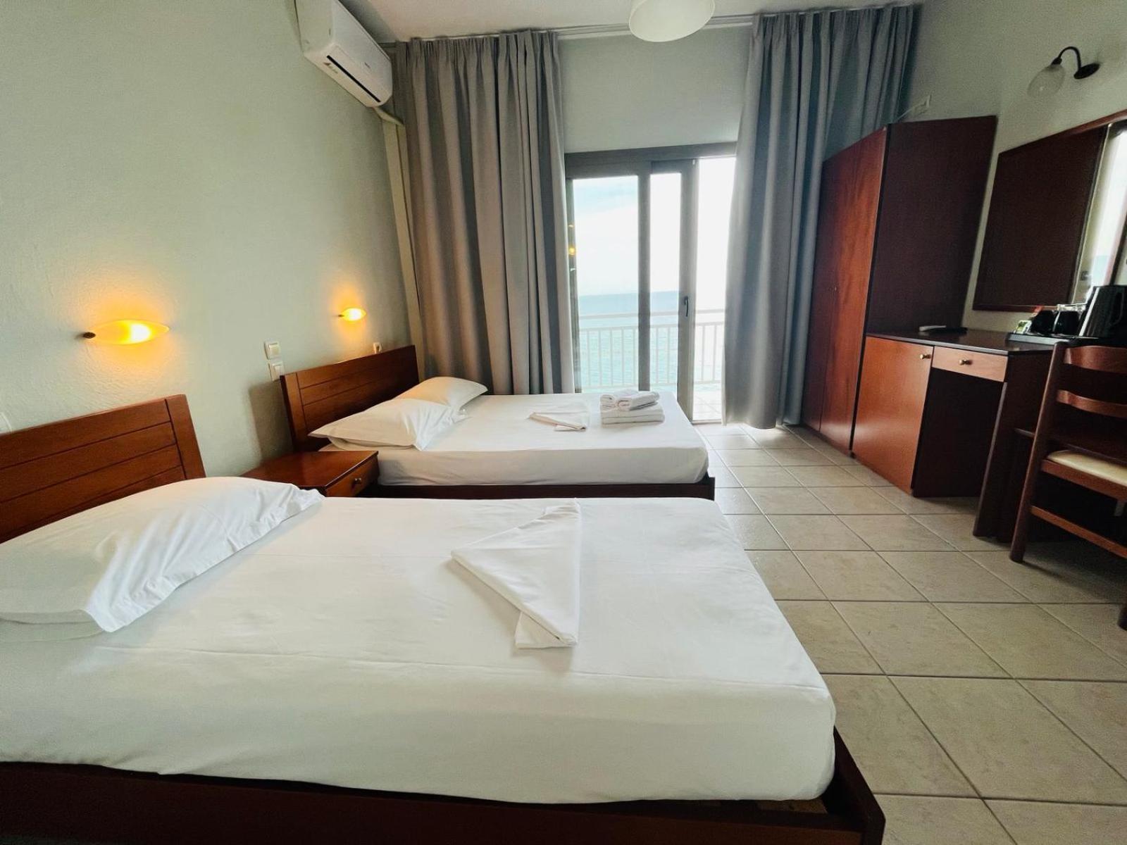Anesis Hotel Платамонас Екстериор снимка
