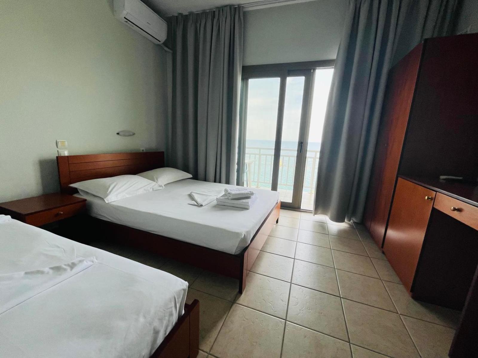 Anesis Hotel Платамонас Екстериор снимка