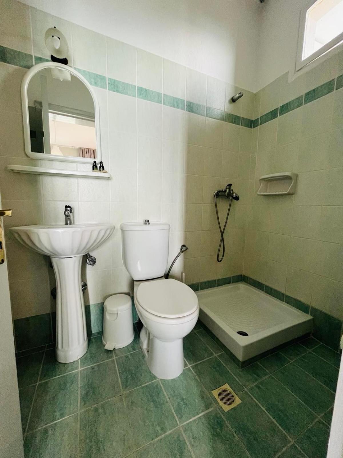 Anesis Hotel Платамонас Екстериор снимка