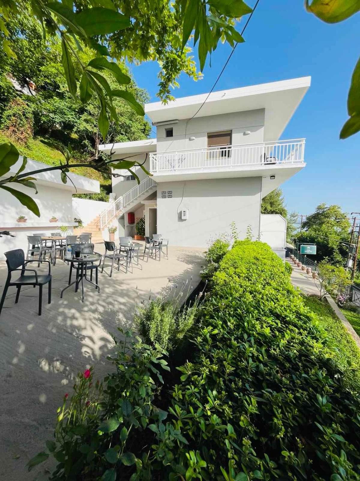 Anesis Hotel Платамонас Екстериор снимка